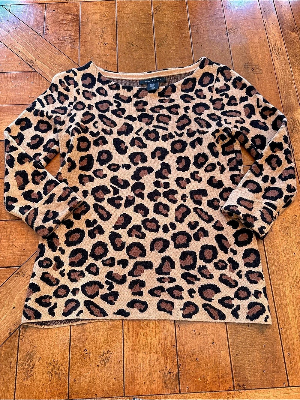 Tahari Leopard Print Crew Neck Sweater XS